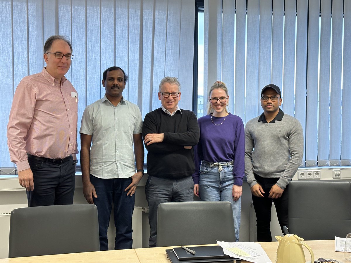 neil_gow's tweet photo. Wonderful day of glycobiology at the Max Plank Institute. Potsdam. Thanks to Peter, Emelie, Eric, Joseph, Martina, Manuel and Jiri.  Amazing work. ⁦@EmelieReuber⁩ ⁦@peterseeberger⁩ ⁦@MRCcmm⁩ https://t.co/qVBsGeziiq