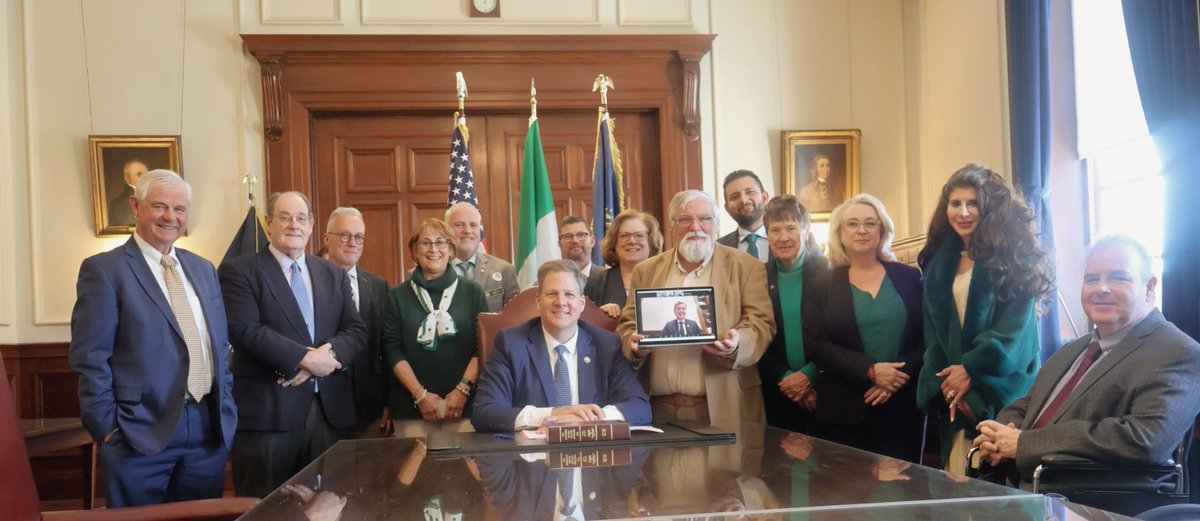 Today, @GovChrisSununu signed SB 317, an act relative to establishing a New Hampshire-Ireland Trade Council - legislation I'm proud to have co-sponsored with Sens. Carson and Soucy and Senate President @SenJeb as the prime sponsor. I'm glad @SenatorMarkDaly joined us online! 🇺🇸🇮🇪