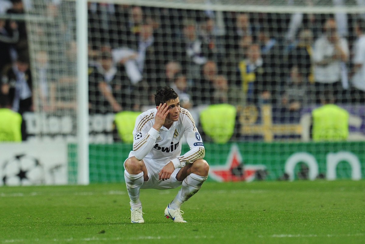 Wxdge10's tweet image. Exposing Ronaldo’s fugazi career

A thread