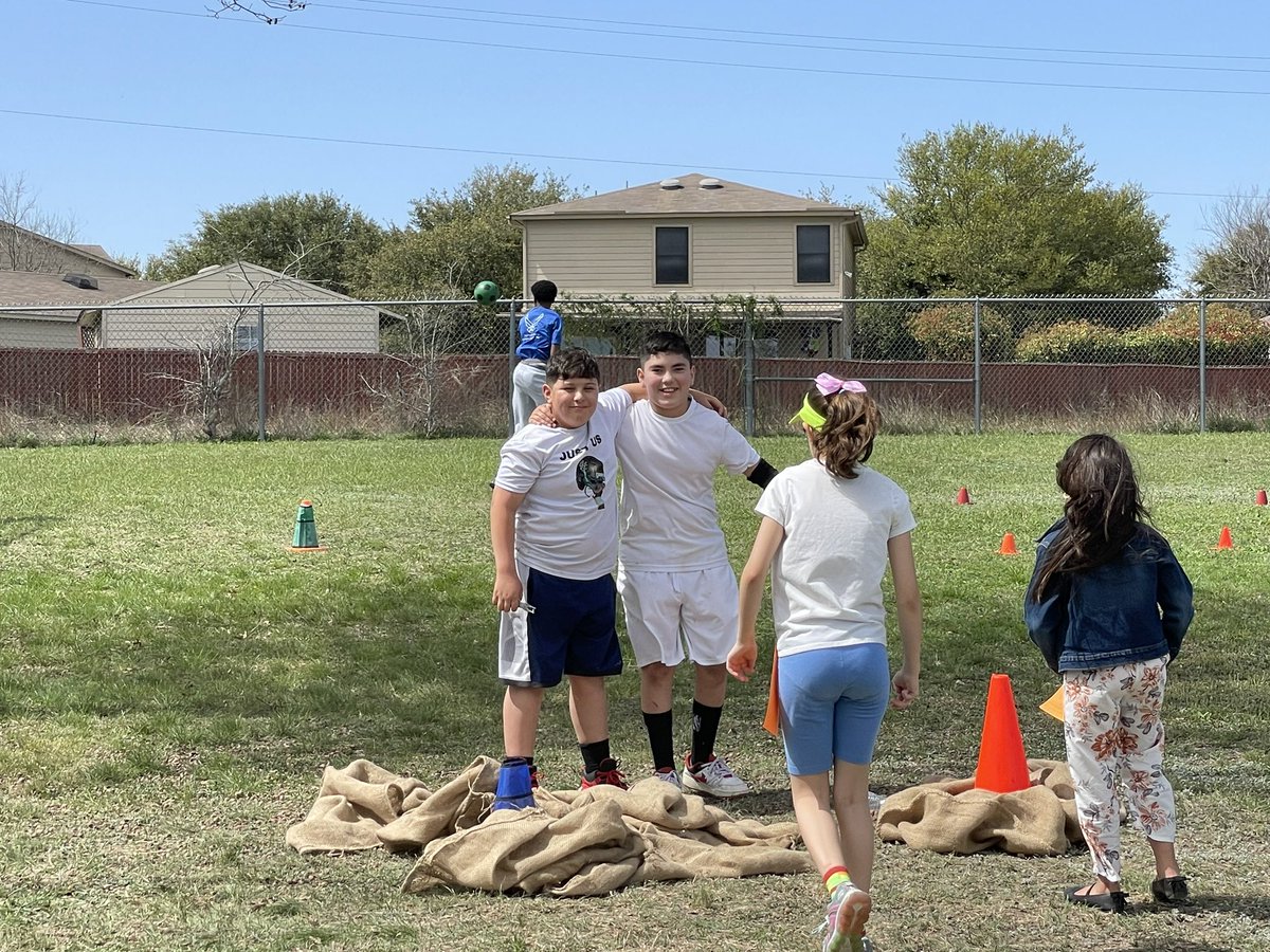 Thank you to our Star helpers during Field Day! These 5th graders worked hard and had FUN! #starstudents #fielddayfun