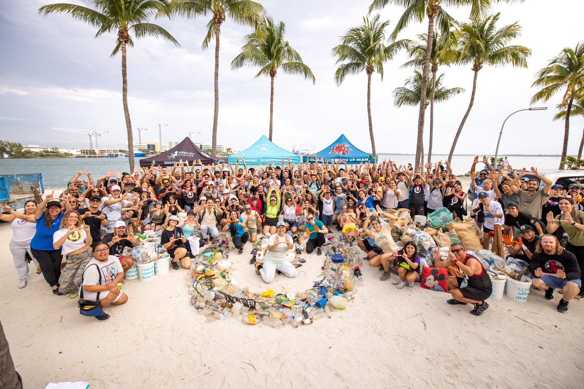 Last week, we partnered up with @Ultra for the Mission Home Shoreline Cleanup at Bayfront Park. 🤍 170 volunteers removed a total of 800 lbs of litter to prepare for this years festival. That’s 50 lbs more than last year! 💪🚮 Will we see any of you at Ultra Miami this year? 👽