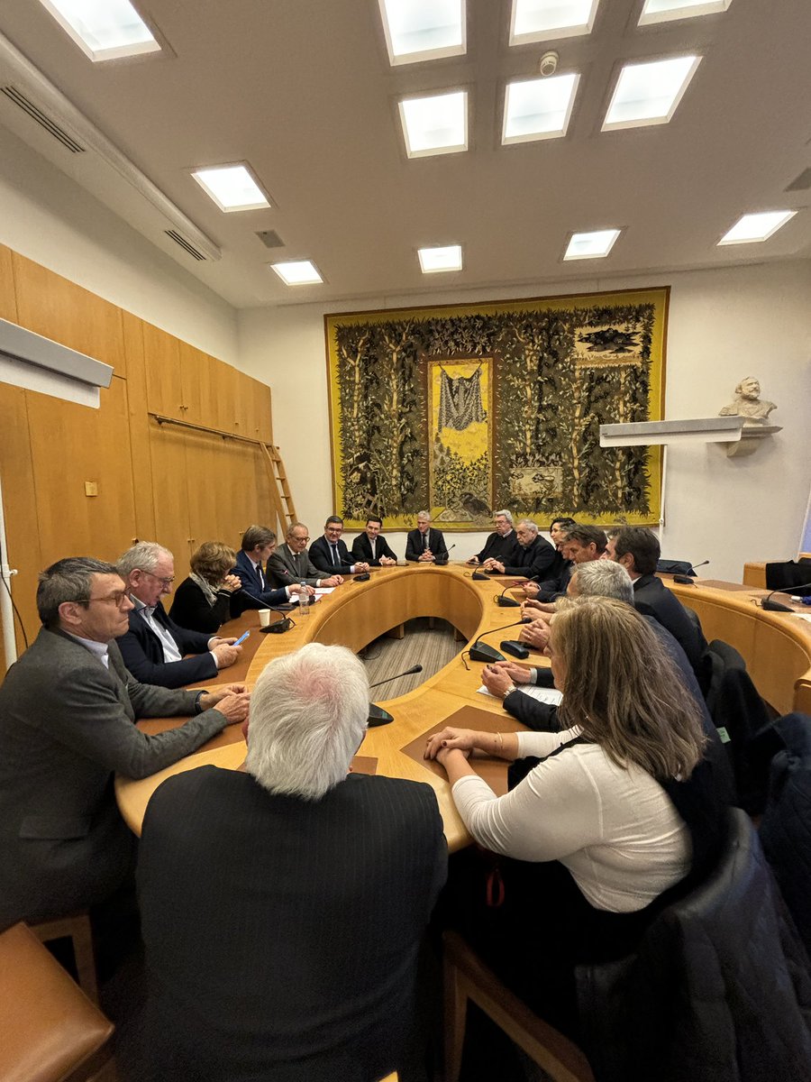 AMF_46's tweet image. Après le comité directeur de l’@l_amf, réunion de l’#AMF Occitanie ce soir, au #Sénat avec, à l’ordre du jour, plusieurs sujets d’actualité dont la crise du logement, la question de la ressource en eau et du ZAN.