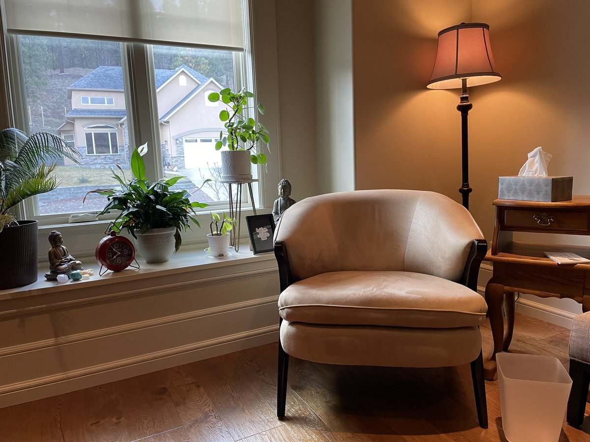 Just saying… the way the morning light lands on the people sitting in this chair is really beautiful- and I have so much gratitude to be the listener to their stories #therapistsconnect