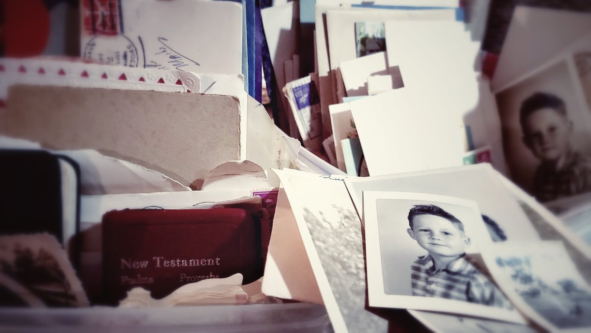 Vanessa_Hake's tweet photo. A DEPOSIT IN THE KARMIC BANK...
I purchased this from an estate sale on Saturday. It is two small boxes of keepsakes, letters, and almost a dozen photos from a family related to Beverly Faye Humphrey (maiden name Boden) and Robert (Bob) Humphrey. I will try to find the family on Ancestry and, if no luck, will send to the Facebook group I work with. 
#foundphoto #ClaimingGordon #goodkarma #memoir