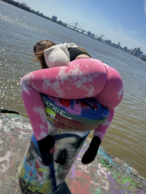 Hiiii https://t.co/hPetDawJdz