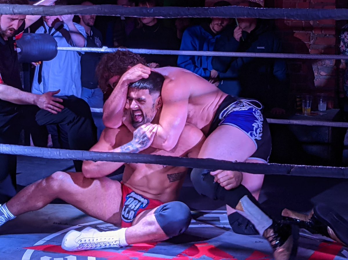wresadam's tweet photo. 4 more shots of hot Brit Pro Wrestling stud Dan Moloney. So fucking horny!
#prowrestling #gay #muscle #hot #trunks #bulge #wrestler #britpro #suffering #submission https://t.co/veUcMCNi7h