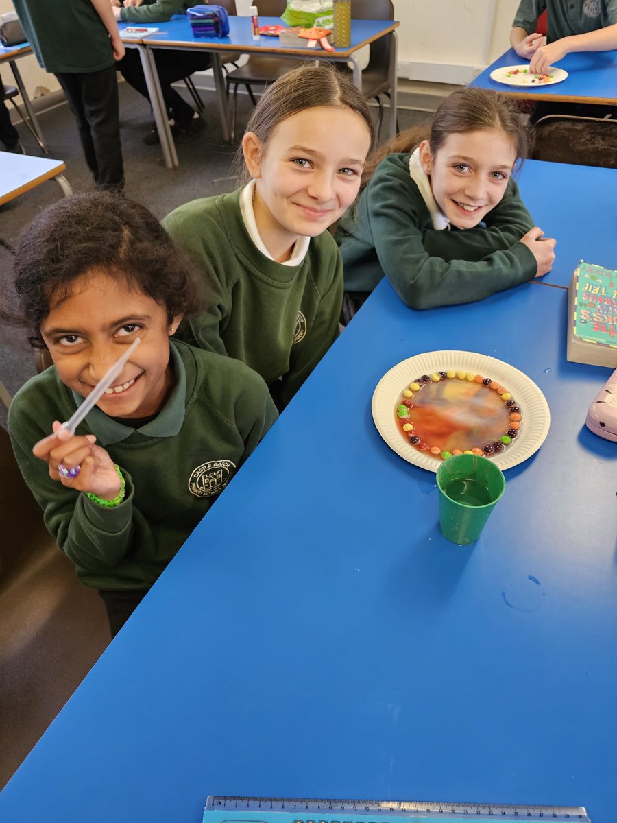 Year 5 really enjoyed our science activities today to celebrate British Science Week. The children conducted investigations on crater sizes, bottle flipping and water with skittles! @DaweCaroline @CastleBatch @MissDepledge_ @mrstayloryr5