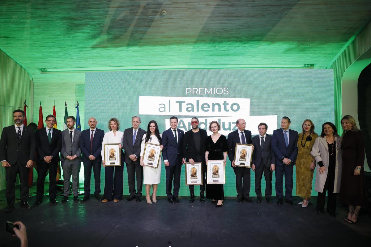 Andalucía tiene mucho que mostrar al mundo. Prueba de ello son los Premios al Talento Andaluz, organizados por la @AndaluciaJunta. Hoy, junto a @JuanMa_Moreno, he comprobado parte de ese ingenio. En Madrid, estamos encantados de ser una región de acogida para miles de andaluces.