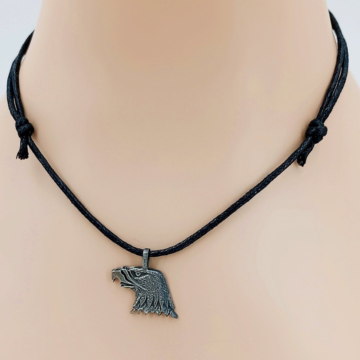 Eagle Head Pewter Pendant on Adjustable Cord Necklace Youth to Adult Bird of Prey Jewelry 9001-EagleHead #MinimalNecklace #SilverNecklace 
$12.00
➤ grassshacktrading.etsy.com/listing/167417…