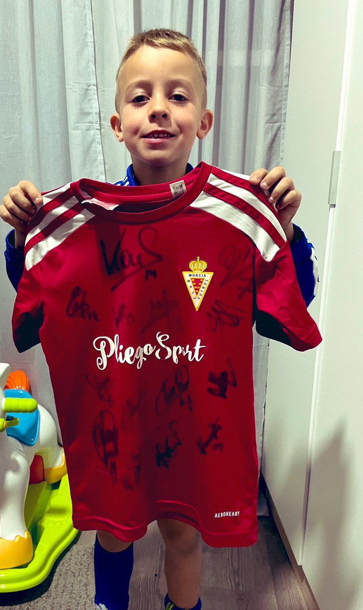 Muchas gracias <a href="/PLeonSanchez/">Pedro León</a>  🦁😍