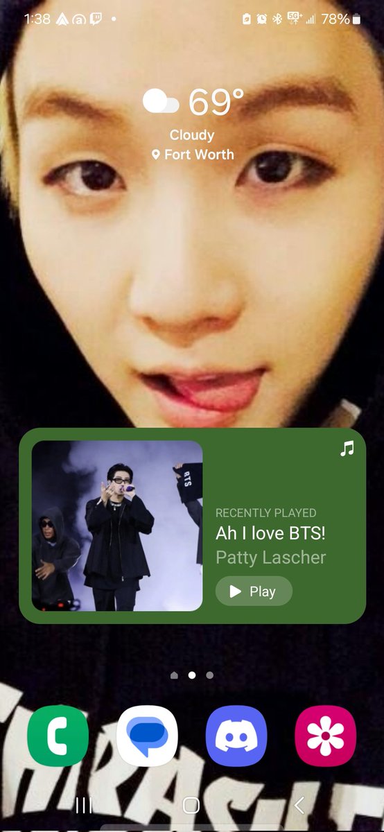 If you see this, you are forced to show your wallpaper

Total coincidence that it's 69 degrees outside, honest to God.