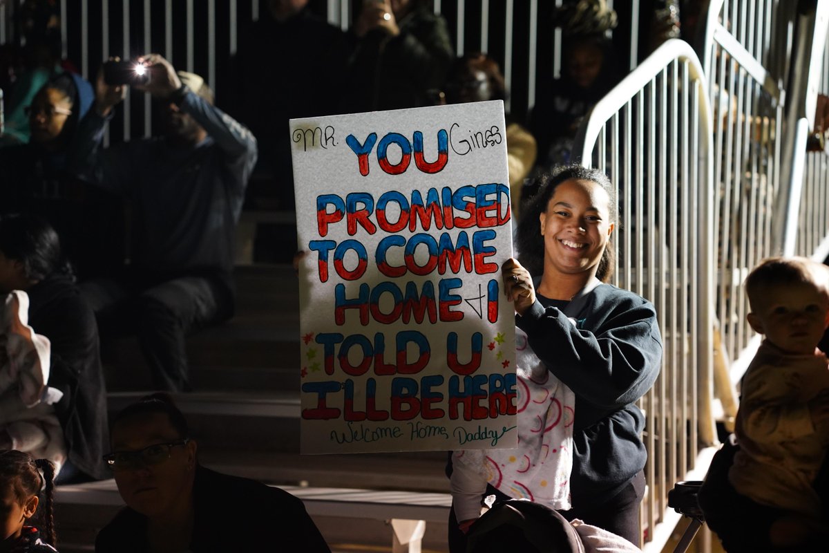 1stArmoredDiv's tweet photo. Soldiers from 2nd Armored Brigade Combat Team, 1st Armored Division recently returned from a successful rotation in Europe. The Soldiers were reunited with their families at a late-night-welcome home ceremony at Strike Field. 

 #USArmy #IronSoldiers #FORSCOM #IIIArmoredCorps https://t.co/Loj5Cyn1DI