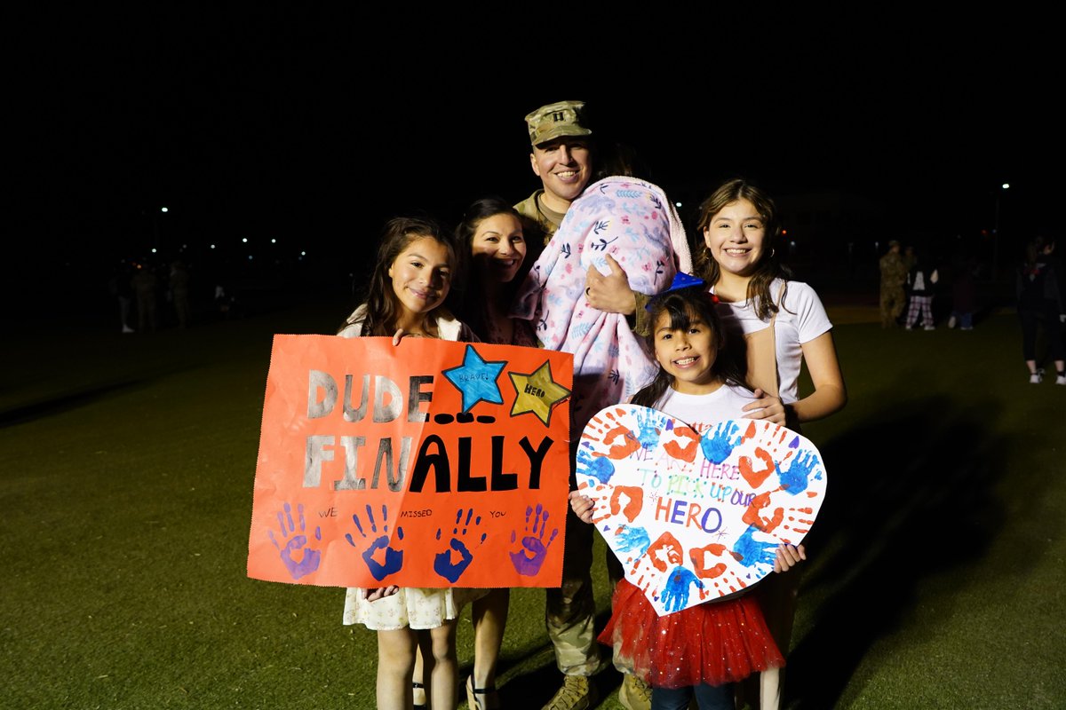 1stArmoredDiv's tweet photo. Soldiers from 2nd Armored Brigade Combat Team, 1st Armored Division recently returned from a successful rotation in Europe. The Soldiers were reunited with their families at a late-night-welcome home ceremony at Strike Field. 

 #USArmy #IronSoldiers #FORSCOM #IIIArmoredCorps https://t.co/Loj5Cyn1DI