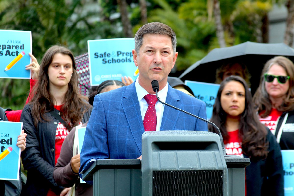 When it comes to fire drills in California schools, we are not filling the halls with smoke and turning up the thermostat. We should not be subjecting our kids to fake gunmen and simulated gunfire when it comes to active shooter drills. That's why I introduced #AB1858 to set…