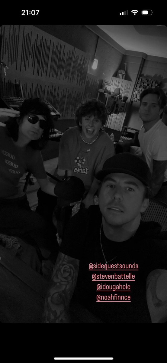 Steven Battelle (@stevenjbattelle) on Twitter photo Very proud to have co-written the song Lovely Ladies with my dudes <a href="/itsDannyJones/">Danny Jones</a> <a href="/DougiePoynter/">Dougie Poynter</a> and of course with @noahfinnce.
Noah’s record is brilliant and a true artistic statement of intent.
We had the best time writing and recording this song.
open.spotify.com/track/4WNXhPoC… Very proud to have co-written the song Lovely Ladies with my dudes <a href="/itsDannyJones/">Danny Jones</a> <a href="/DougiePoynter/">Dougie Poynter</a> and of course with @noahfinnce.
Noah’s record is brilliant and a true artistic statement of intent.
We had the best time writing and recording this song.
open.spotify.com/track/4WNXhPoC…