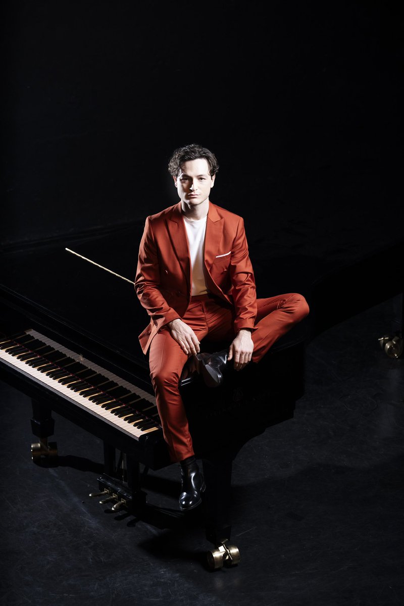 New photo! This was taken before my solo concert a few weeks ago, on the stage of @theatredloeuvre in Paris. I loved having this 3-day carte blanche, all sold out, incredible vibes from the Parisian audience! 📸@benhamoujulien1 🎹@SteinwayAndSons 🧶@louisbardance #jazz #piano