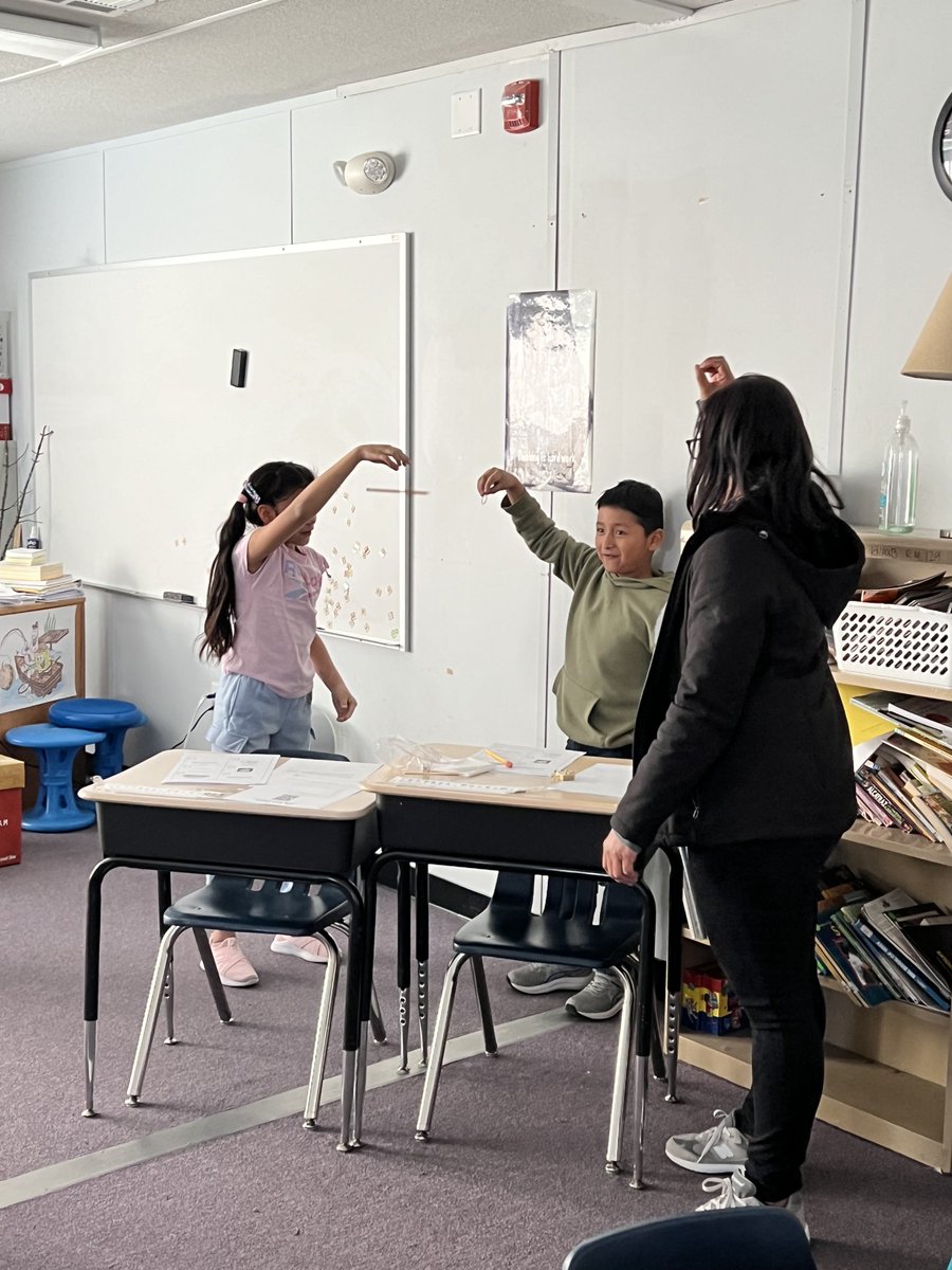 I began my spring visits to each of our @APSVirginia schools today. Earlier I visited @longbranch_es where students in one class learned about gravity. Two students dropped various objects simultaneously to see which dropped faster. #APSisAwesome #EveryAPSstudent