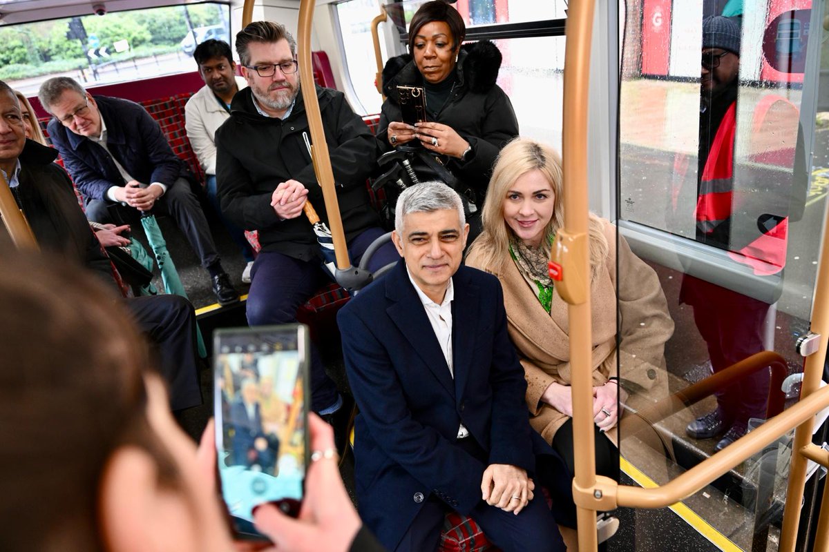 SadiqKhan's tweet photo. Great to be back in Walthamstow today to jump on the SL2 and announce that the full loop of the Superloop is complete! 

The Superloop now encircles our city, making getting around in outer London quicker and easier. https://t.co/jY0KBrsa5s