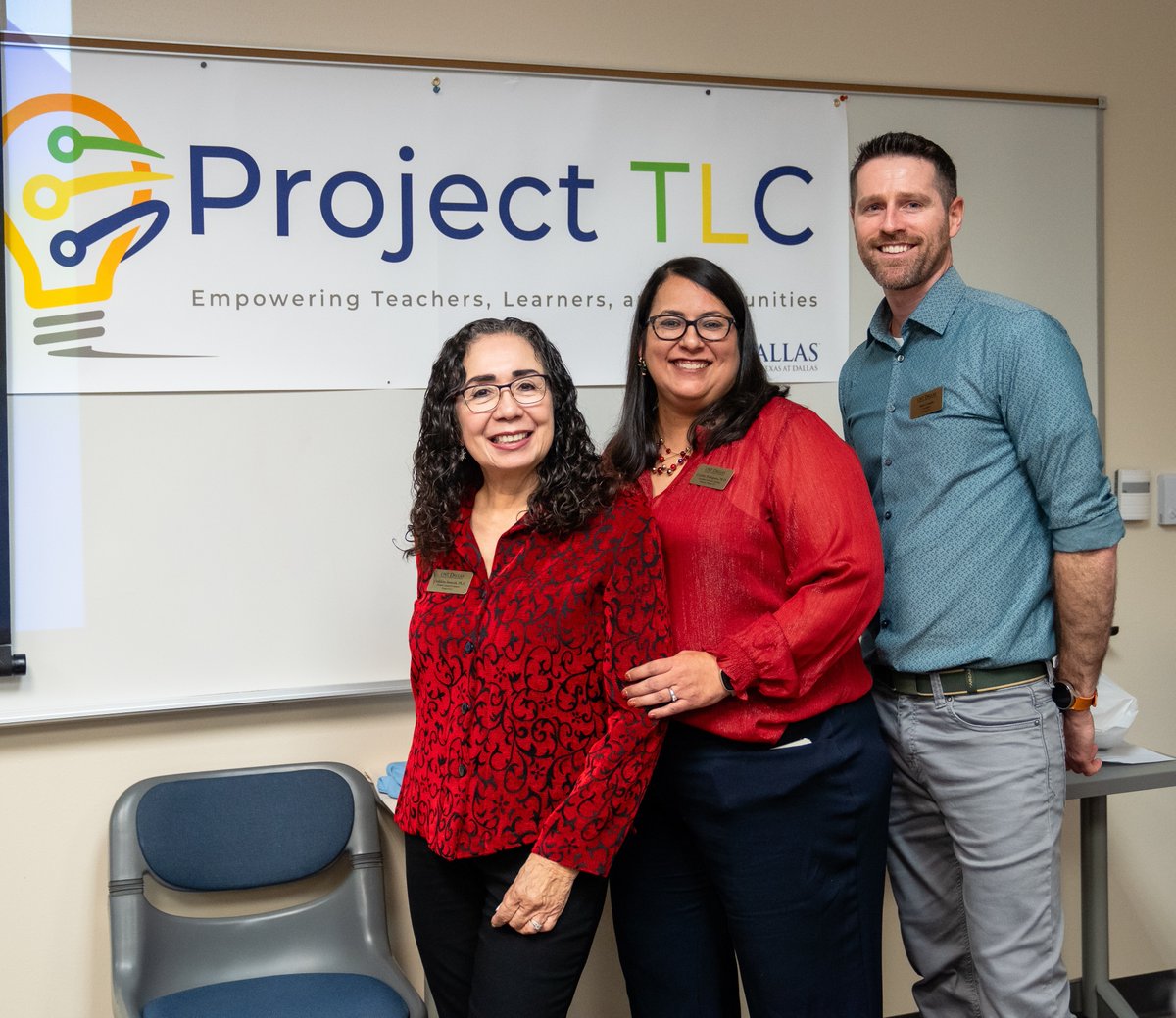 #OELAGranteeSpotlight: Project TLC's Winter Gathering brought together @‌UNTDallas students, faculty, staff, and DFW's ESL/Bilingual Ed community for a fantastic evening of connection, food, fun activities, and engaging conversations.

View Images ➡️ ow.ly/N8lW50QKtCu