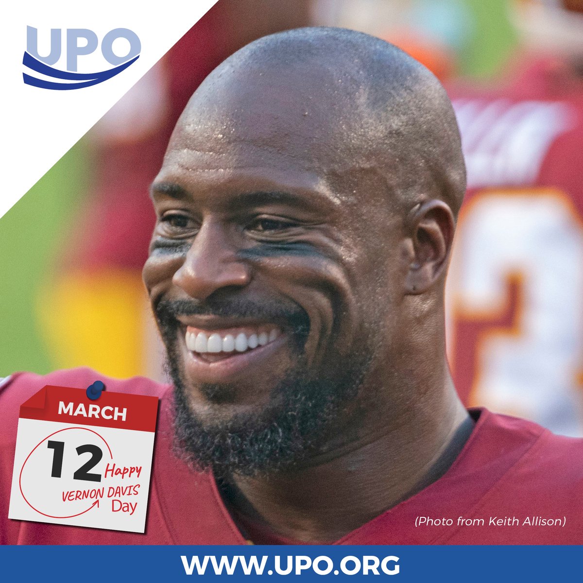 We are celebrating Vernon Davis Day in #DC! He was on the football field & knows the value of the education field. He helps children thrive through reading & the arts. Thank you, Vernon Davis — we applaud you! #PayItForward #UPOinDC @vernondavis85 @vontaedavis @JefferiesCraig