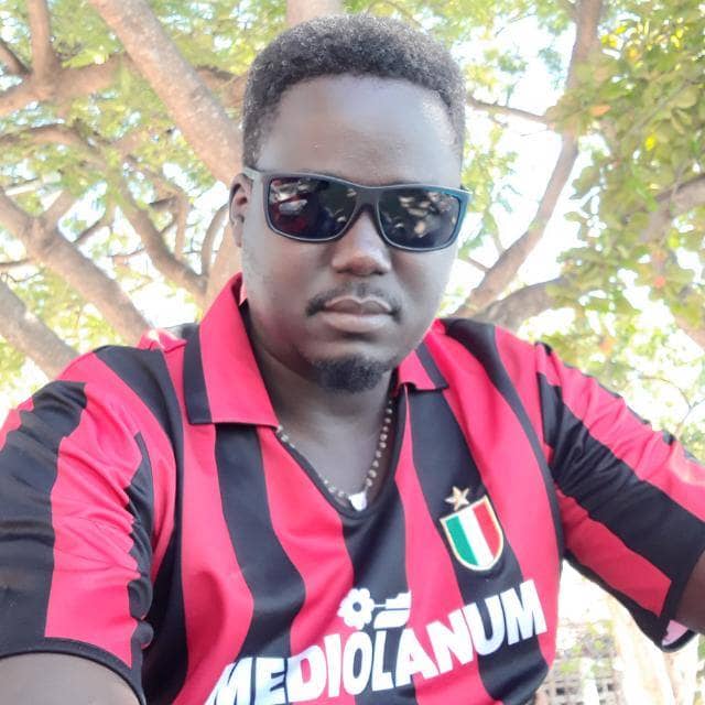 fobita's tweet photo. My sporting affiliations:
@acmilan since 1987 (Gullit the reason).
@Lakers since 1988 (mythical Magic Johnson was my hero, thanks to BBCSport & VOA)
@SCVillaJogoo since 1987 (my dad was a Paul Hasule fanatic)
@ScuderiaFerrari since 1996 (followed Michael Schumacher from Bennett on thanks to comparison to Gabriele Tarquini of Alfa Romeo)
@FalconsBballUG since 2001, my @nkrumah_hall team captained by Andrew Tendo was 70% of Falcons BC.
@A1ChallengeLBC since the president became my big sister 😍
@CricketAus thanks to Shane Wayne and Mathew Hyden.
@UgCranes by birth.
@Azzurri through assimilation 🙈
That's my sports affiliations.
How about yours?
