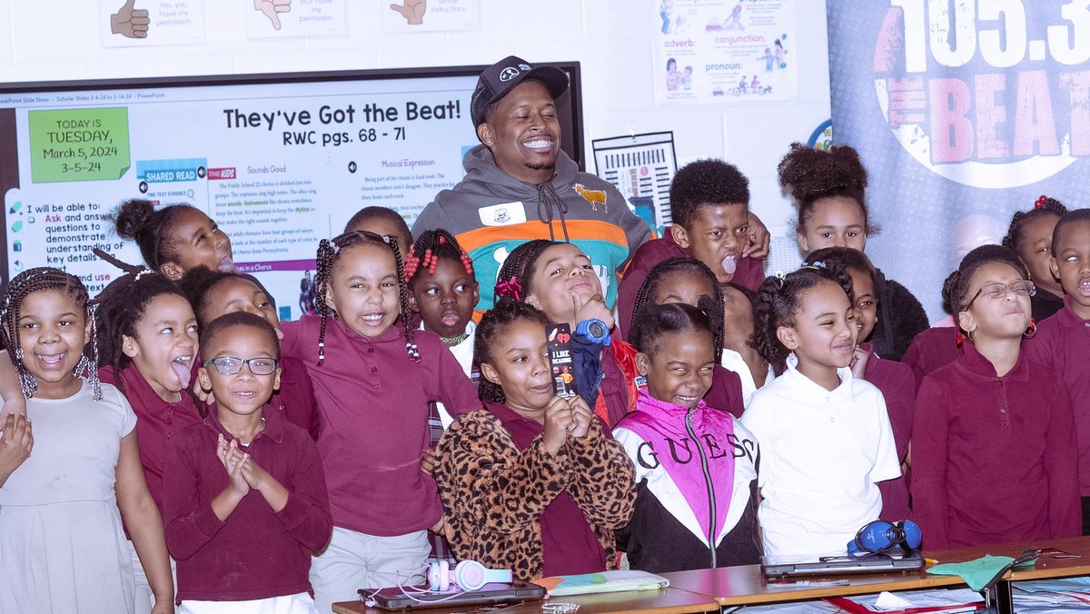 Reading With Rari today at DeKalb Elementary School of the Arts 2nd Graders