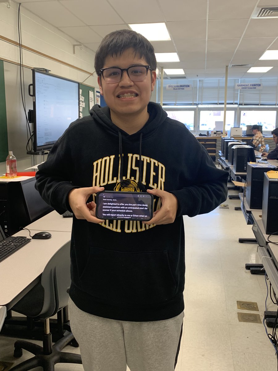 Congratulations to KHS Graphics and Print student Jacob on accepting his apprenticeship offer with Cogar Printing!!! #KHSPartnersInSuccess @adfales @CTE_BaltCoPS @GrubbsMg @KenwoodHSBbirds