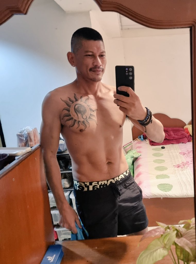 นอนขาแข็ง........อะ