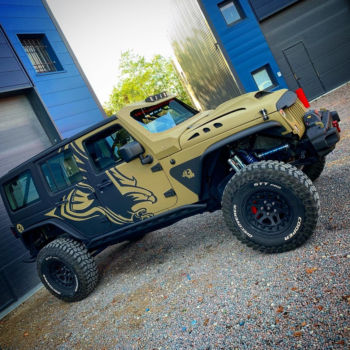 J'ai besoin de votre avis les amis!
si demain on vous faisais gagner ce genre de caisse vous choisirais la quel?
plus d'infos info@afcustom.fr