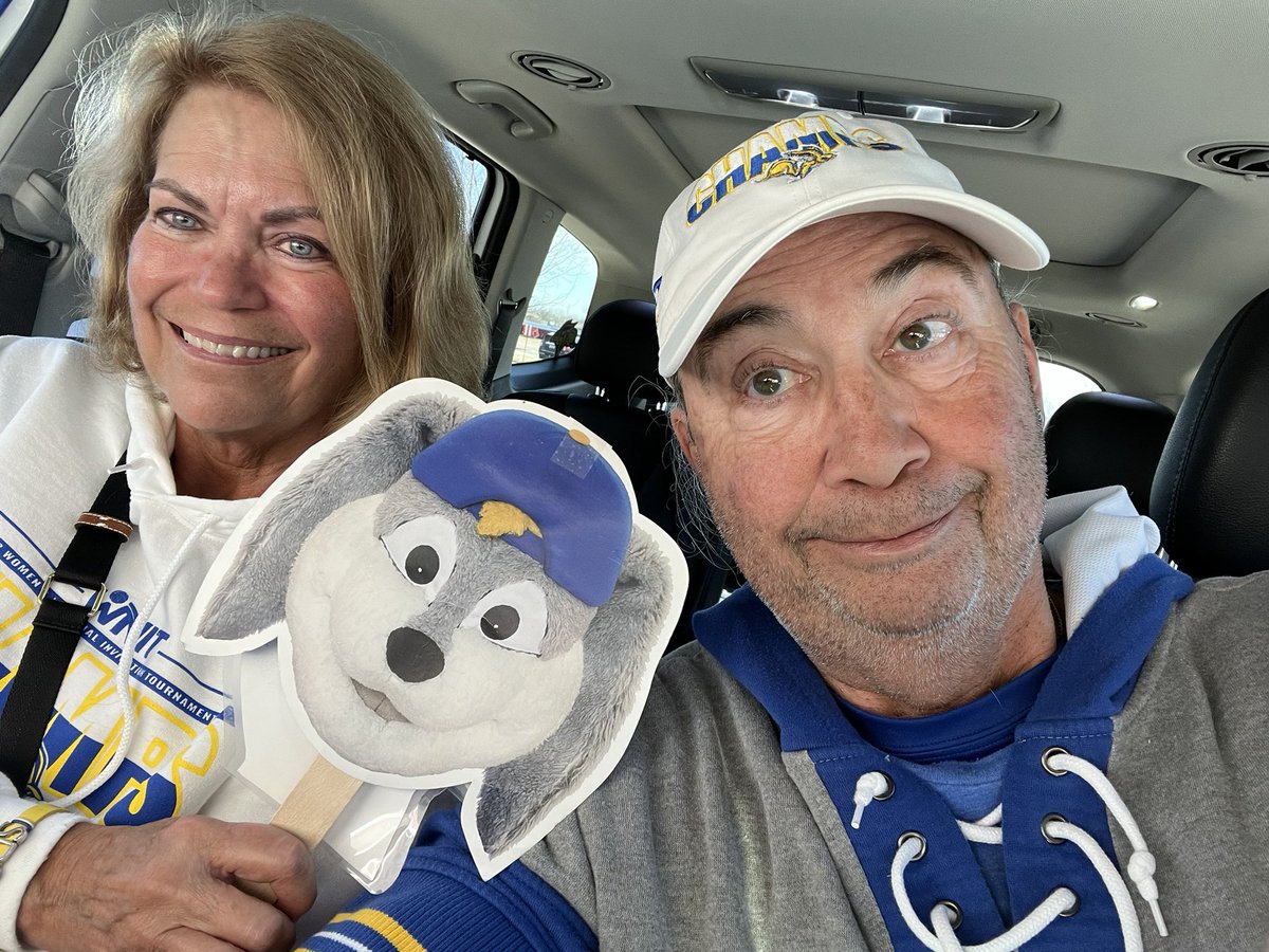 SenTomNelson's tweet photo. Ears Up, Jackrabbits…it’s SUMMIT TOURNAMENT GAMETIME…the CHAMPIONSHIP!💛🐰💙
@GoJacksWBB @GoJacksMBB @GoJacksSDSU @GoJacksCheer @GoJacksDance @SDState @SDStateAlumni @SDSU_PrideBand @SoDakStBandMan #EarsUp #flatjack #GoJacks #March2TheSummit https://t.co/FMvZqUJOlY