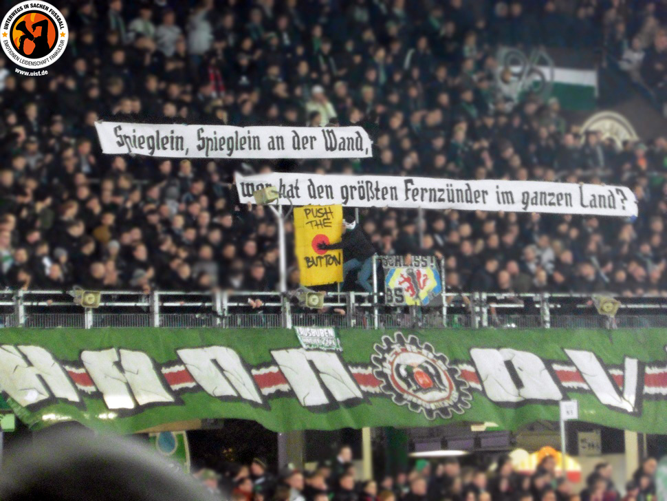 FasziFankurve's tweet photo. Weil #Ultras von #Hannover96 per Fernzündung Rauch im Gästeblock in #Eversberg zündeten, muss #Eintracht #Braunschweig Geldstrafe zahlen. Zudem ist #DFB-Sportgericht der Meinung, dass Fans durch Pfefferspray der #Polizei "beruhigt" werden mussten👉 https://t.co/2kNe770sFX
#ELVEBS https://t.co/fqLWF0XAE1