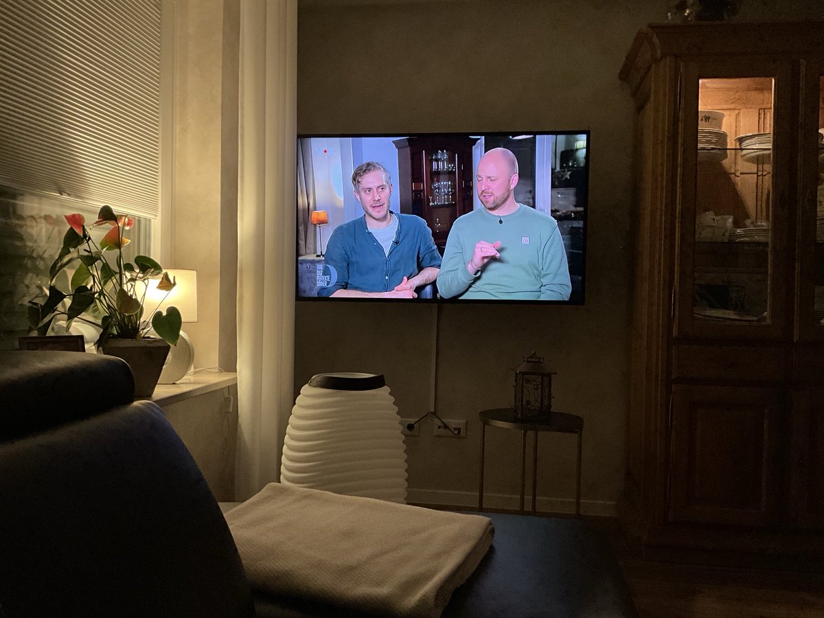 Der Typ rechts ist so arm!