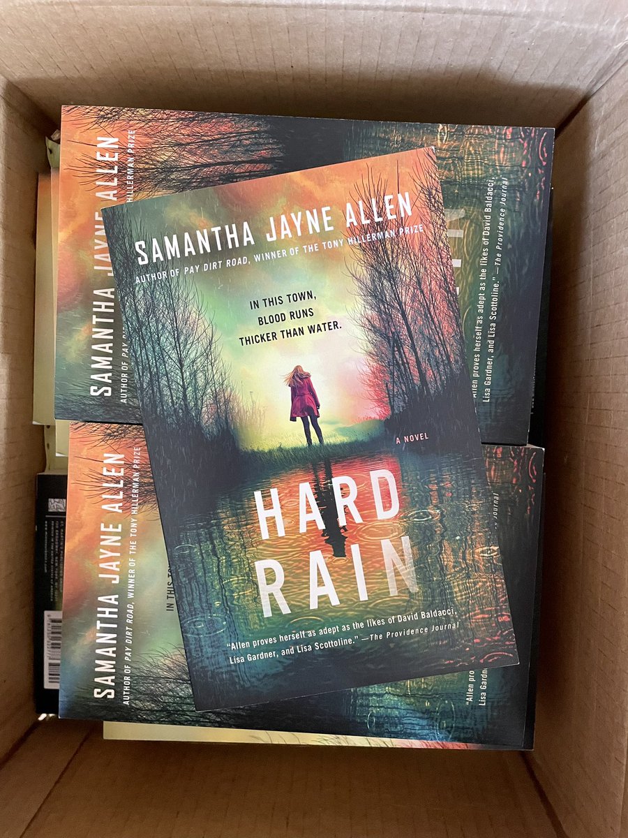 HARD RAIN is out in paperback today! So thrilled to have this book available to readers in a new format — and with a striking new cover! 🖤⚡️ us.macmillan.com/books/97812503…