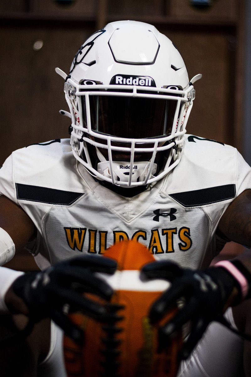 After a great visit and conversation with <a href="/LMasters8/">Logan Masters</a>, I’m blessed to
have received an offer from Wayne State University! <a href="/Coach_Prosser/">Collin Prosser</a> <a href="/WayneStFootball/">Wayne State Football</a>