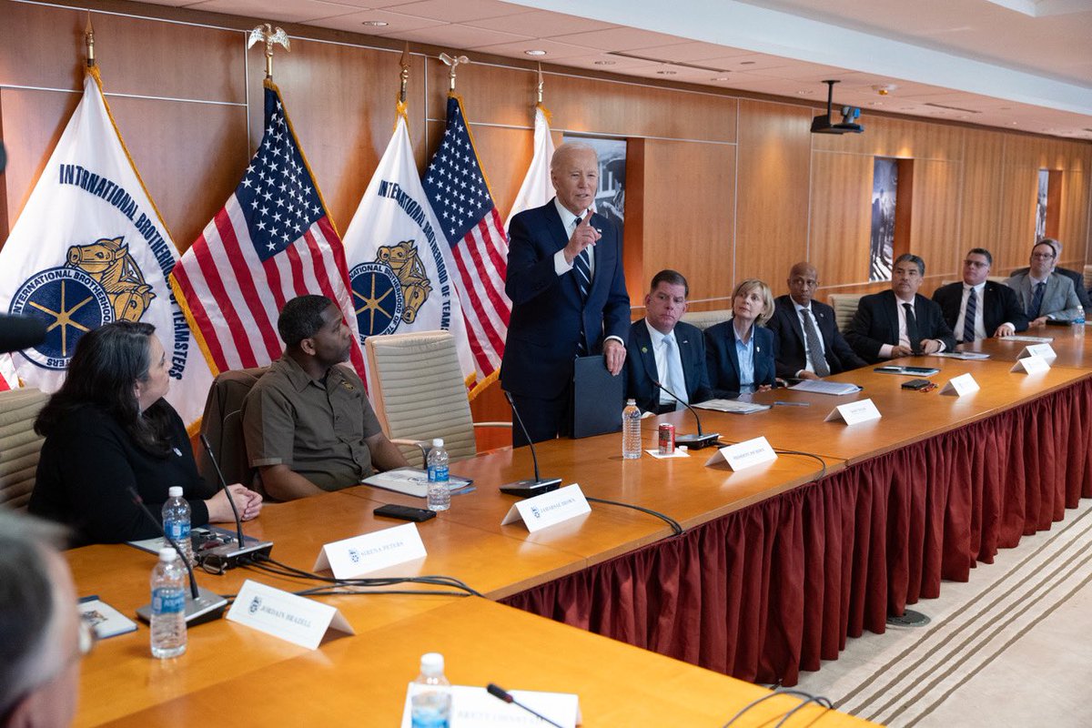 PRESIDENT BIDEN ATTENDS TEAMSTERS RANK-AND-FILE ROUNDTABLE President Joe Biden met with rank-and-file Teamsters from across the country on Tuesday, including the Teamsters General President, General Secretary-Treasurer, and General Executive Board. At the union’s headquarters…