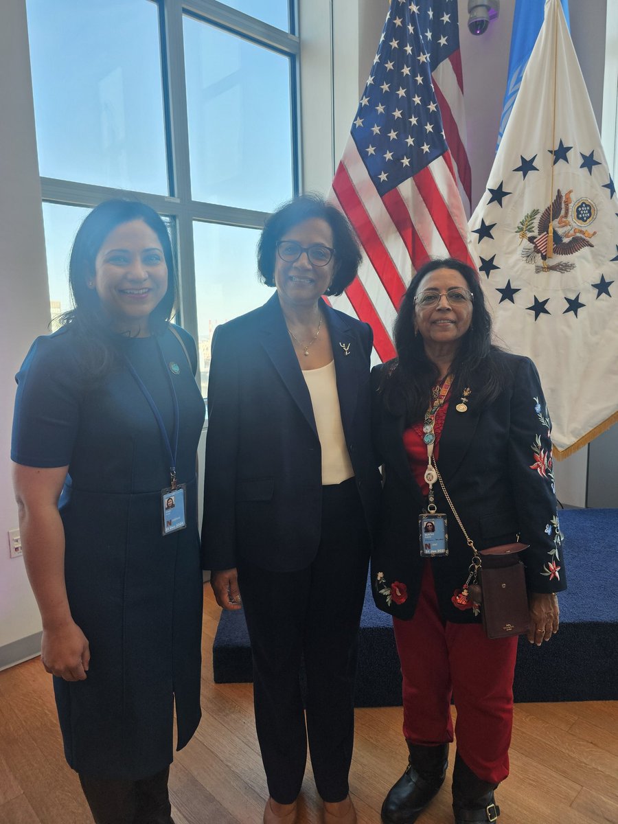 With Ambassador @geetaraogupta US Ambassador at large for Women's Global Affairs. So proud of her work @RoopaDhatt @AMWADoctors @womeninGH