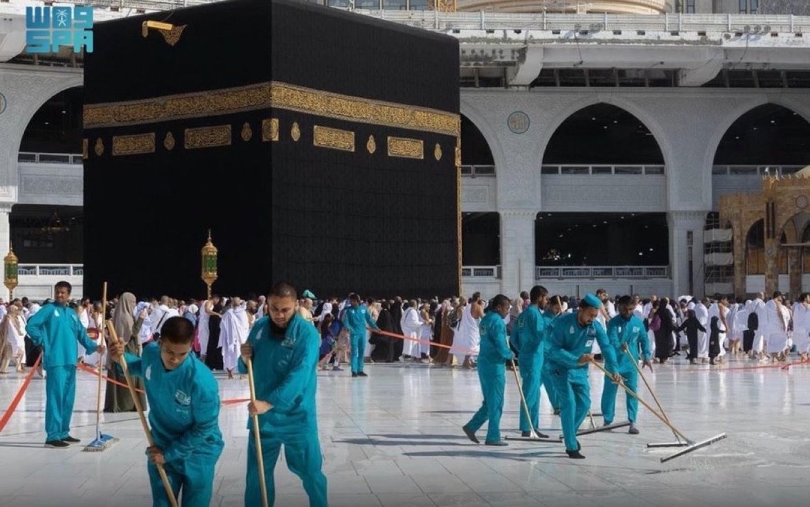 هيئة شؤون الحرمين:

يتم غسل المسجد الحرام 10 مرات يومياً ؛ لتوفير بيئة آمنة للمصلين والزوار.

🇸🇦🇸🇦