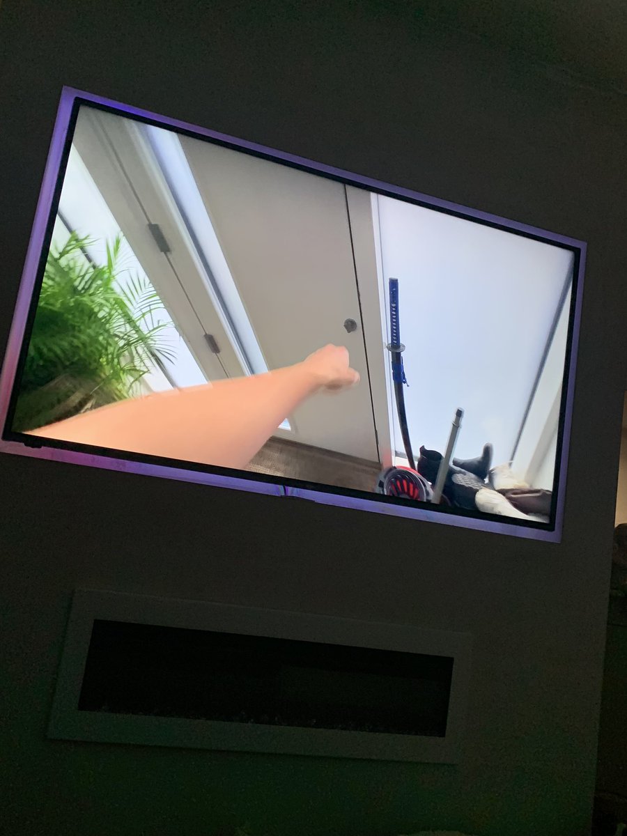 kdghostz's tweet photo. @Syndicate Why you got a sword at your door 😂 https://t.co/T3OWxytJqX