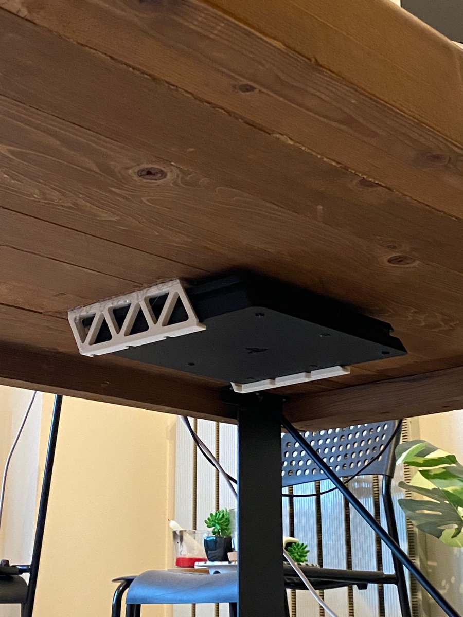 Artık masam daha düzenli :) 3d baskılar için teşekkürler <a href="/alionurozdemir/">Ali Onur Özdemir</a>