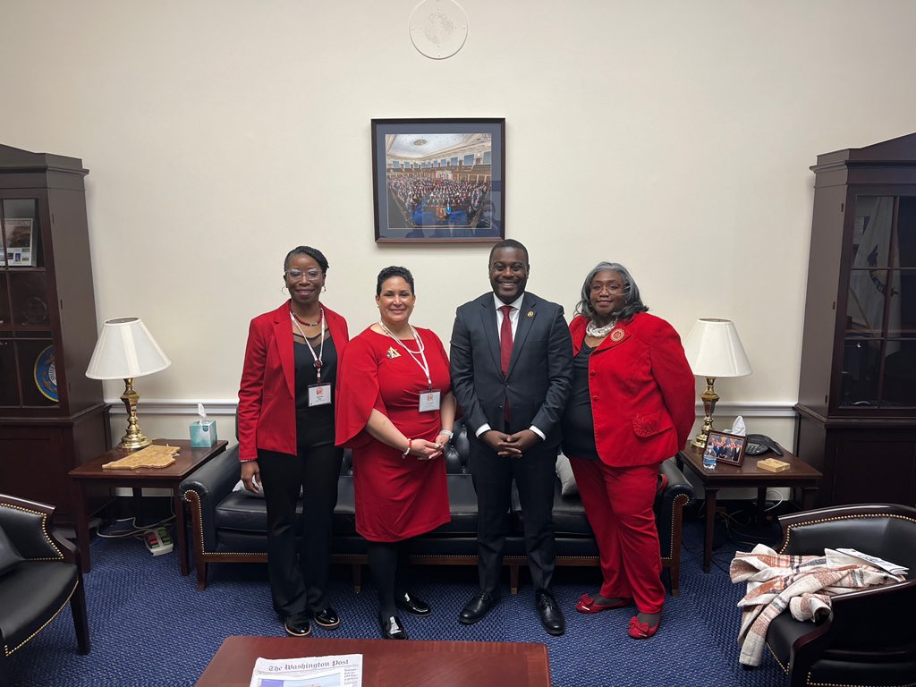RepGabeAmo's tweet image. I had the pleasure of meeting with the sisters of Delta Sigma Theta Sorority during their visit to D.C. They represent the strong ideals of education, integrity, public service and activism — and do Rhode Island proud. @AlumnaeDelta #DeltaSigmaTheta #DST