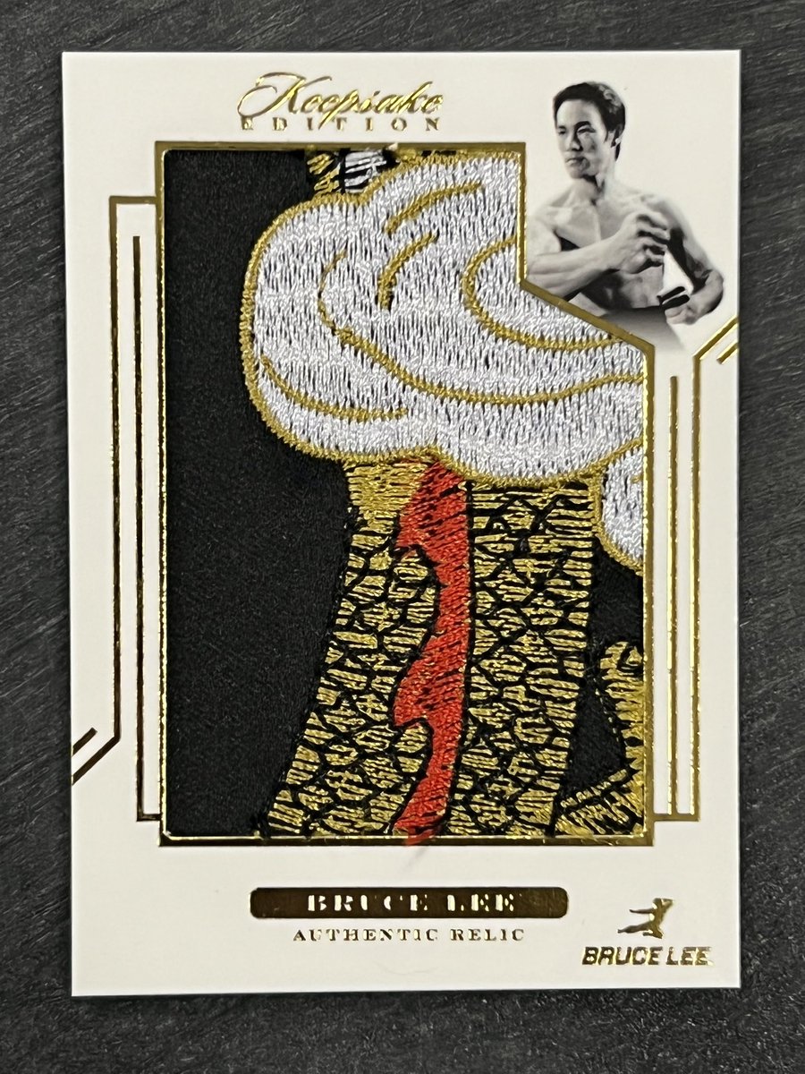 SuperBreakBoxes's tweet photo. Here is a sneak peek from the upcoming Bruce Lee 50th Anniversary Card Collection release! ๐ฅ
#SUPERBREAK #SPORTSCARDS #TRADINGCARDS #CARDS #BRUCELEE #KEEPSAKE #KEEPSAKEEDITION #KEEPSAKETRADINGCARDS #SUPERPRODUCTS #PIECESOFTHEPAST #MARTIALARTS #JUMBOPATCH #ONEOFONE #THEHOBBY https://t.co/GAcRZHkGKc