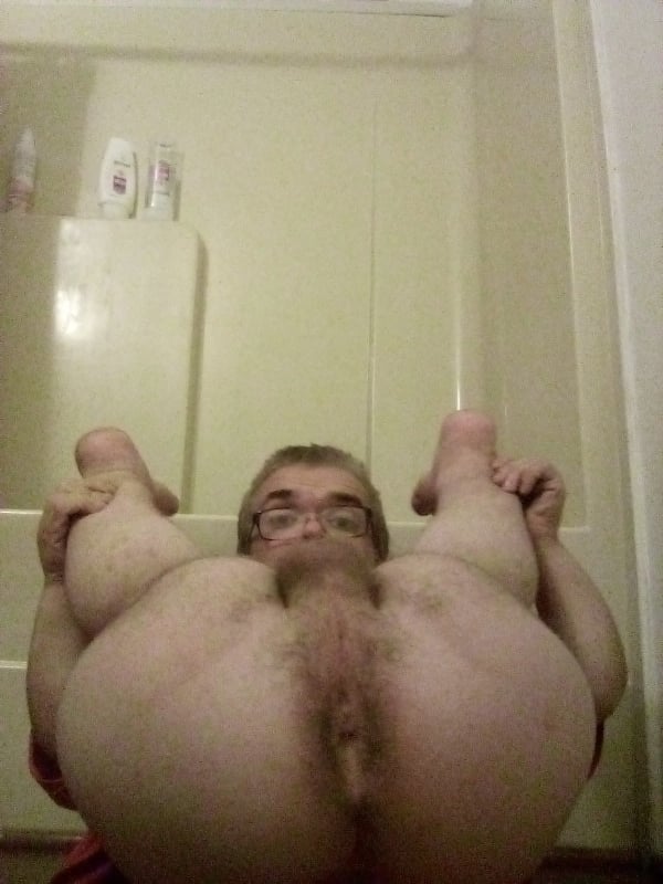 Hey im very freaky and pervy midget use me as you wish no limits😈