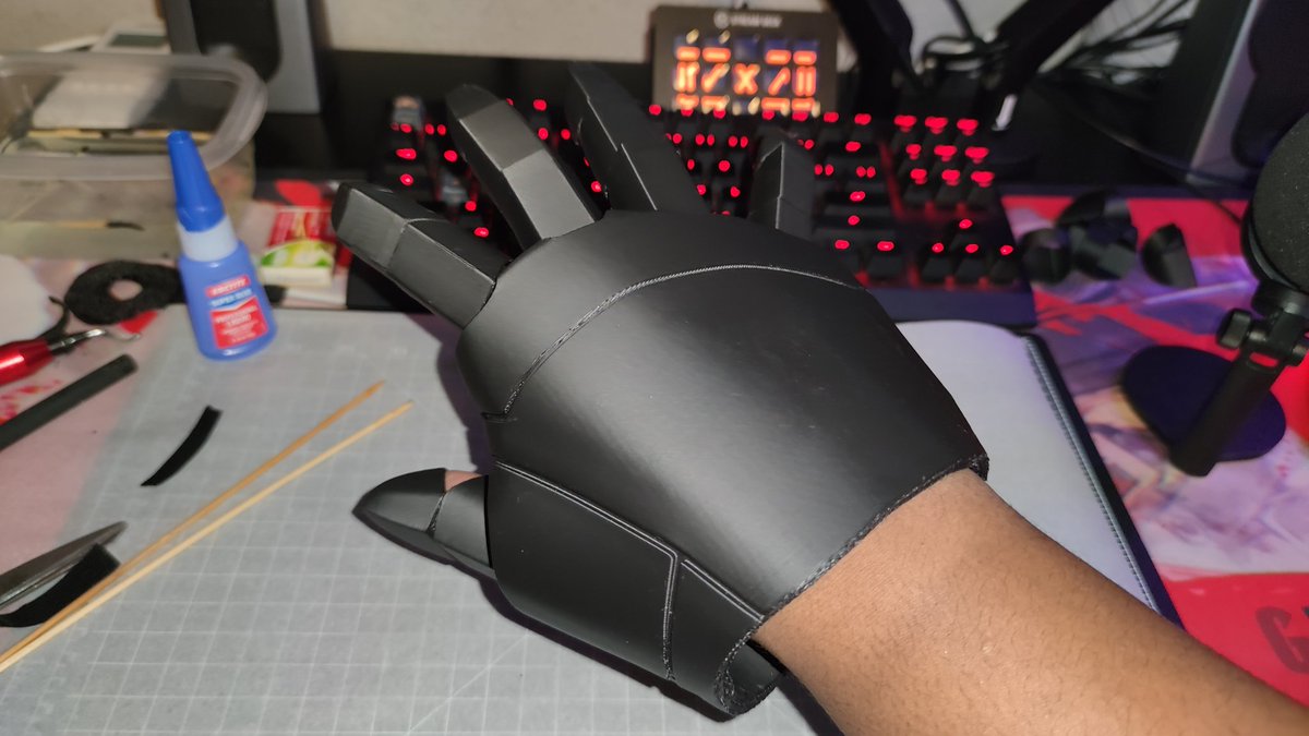 MXW_Design's tweet photo. Here's a look at the final product from yesterday's Twitch stream. I should be putting up a timelapse of this and some of my other work onto YouTube within the next day or so.
#MXWDesign #IronMan #Cosplay #3DPrinting #StayXcellent https://t.co/YsAQZH351k