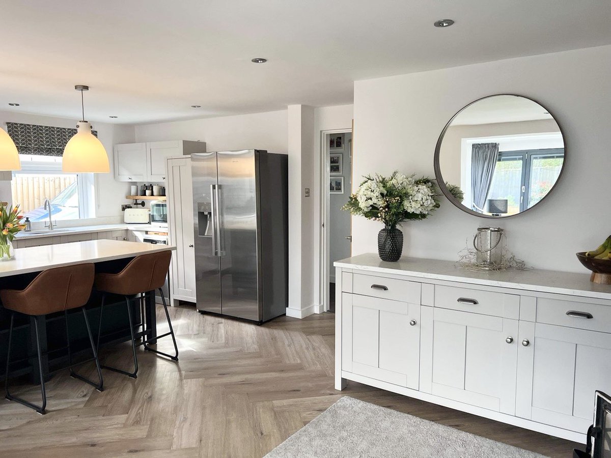 Creative Chic Specialist Kitchen cabinet Painter tweet media