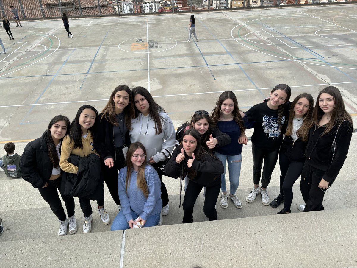 @ESO1Virolai welcomed students from @geitonasedu to @EscolaVirolai and enjoyed dynamic activities + learning about school life in Greece. It was the perfect finale to our virtual exchange this year and just the start of a longer intercultural relationship ☺️🇬🇷 @5uzannedavis