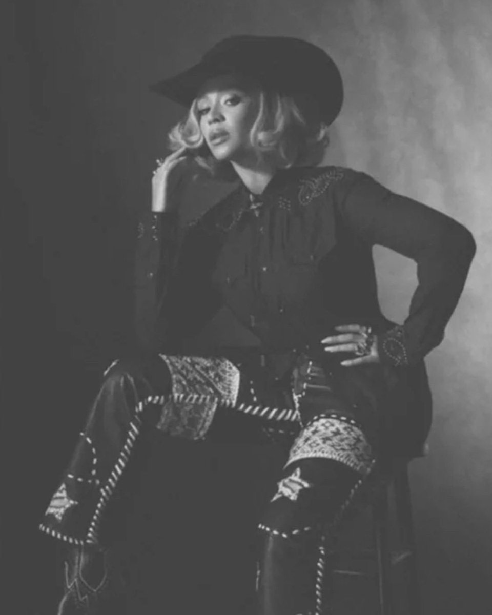 rebecamaccise's tweet image. Cowboy Carter, el nuevo álbum de Beyoncé 🤠 #cowboycore