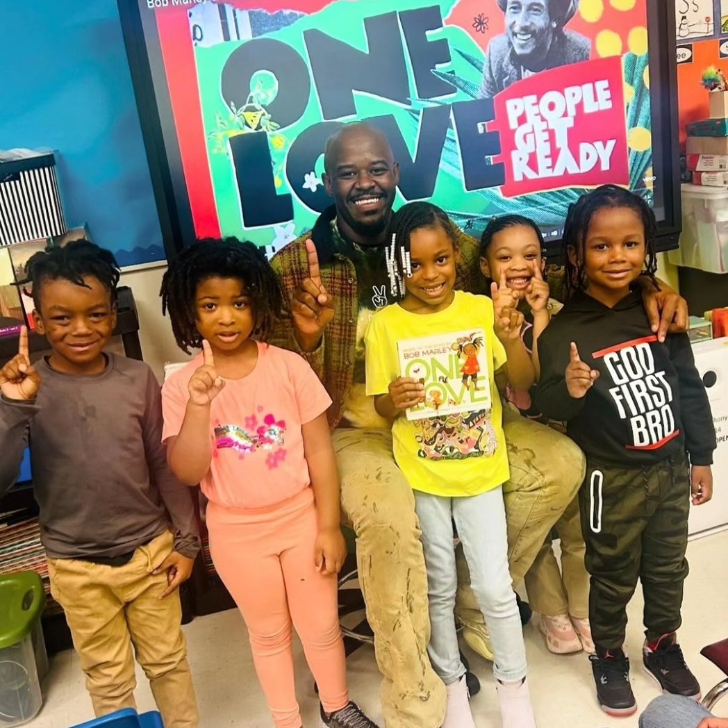 #Repost @friendshipsoutheast 
It’s a book party!! We LOVE books!! Our PS-2nd graders had a book party, and each received a free book to take home! Thank you to our special guest readers!! #FNNbookparty #welovebooks #everyonegetsabook #readingisfun 📚🥳📖 #FriendshipProud