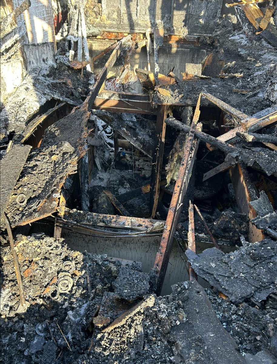 JESnowden's tweet image. This is what's left of the house Mark Coleman and his family were in last night. 

Mark's dog Hammer woke him up to a house in flames. He saved both his parents and is fighting for his life.