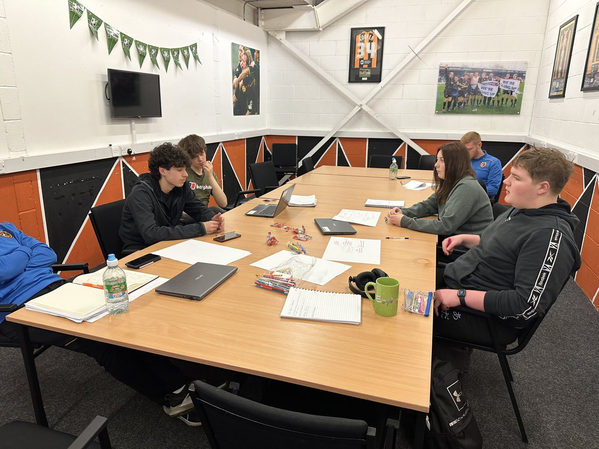 Great evening at @tigerstrust with the Peer Action Collective (PAC) group discussing youth violence in Hull. This saw our team present local data, before the young people then led a session on safe spaces in schools and public places. ✅ Thanks for having us! 🙌