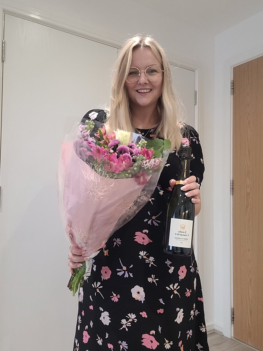 🎉 I successfully defended my PhD earlier today (with amendments), over the moon! Thanks to everyone who has supported and pushed me throughout my 4 years at @MMUPsychology ! @drSarahParry and @DrKimHeyes have been the best supervisors! @ManMetDoctoral #phdviva